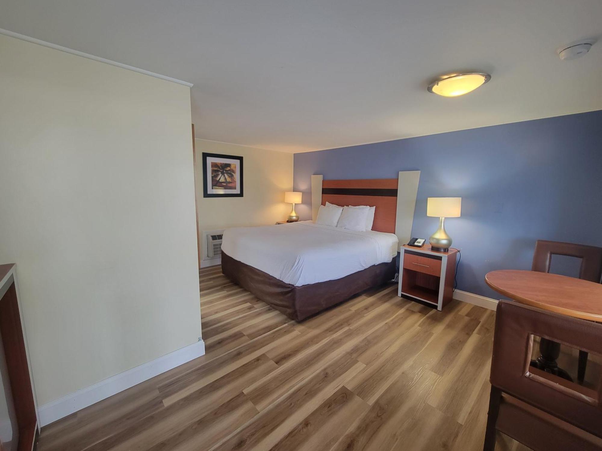 Days Inn By Wyndham - Cape Cod Уест Ярмут Екстериор снимка