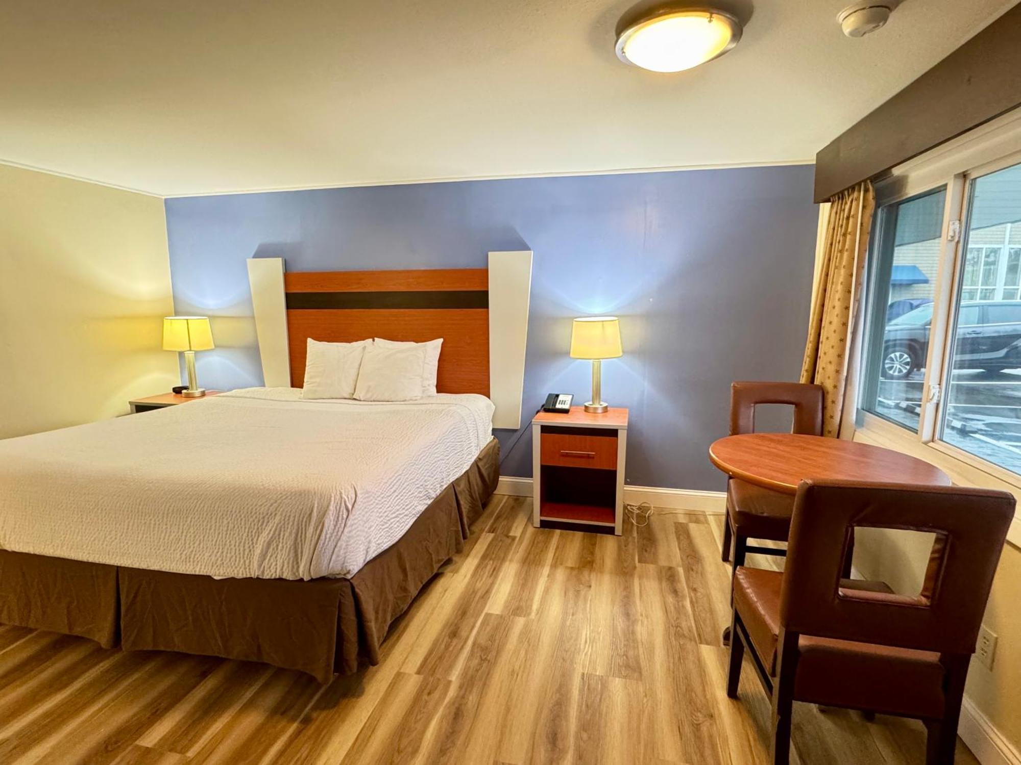 Days Inn By Wyndham - Cape Cod Уест Ярмут Екстериор снимка